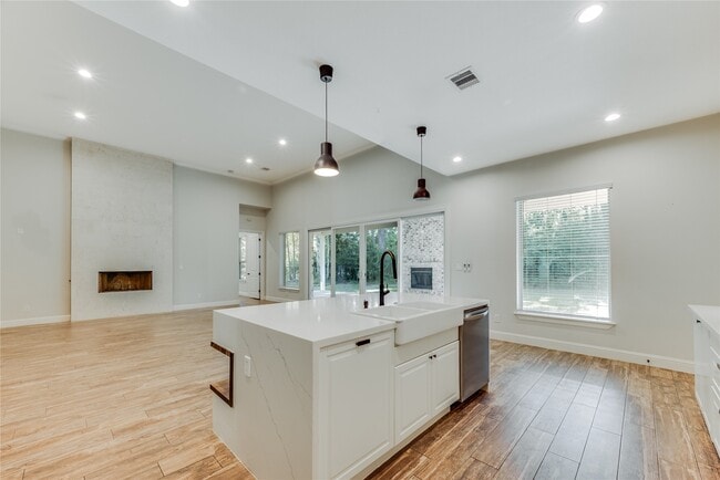 Building Photo - 25126 Scarlett Manor Ct