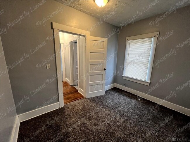 Building Photo - 44 Bluecrest Ave