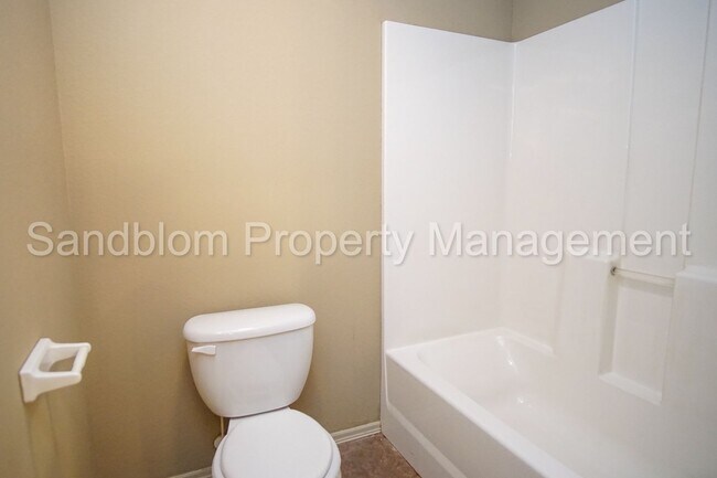Building Photo - FOR LEASE | Broken Arrow | 3 Bed, 2 Bath H...