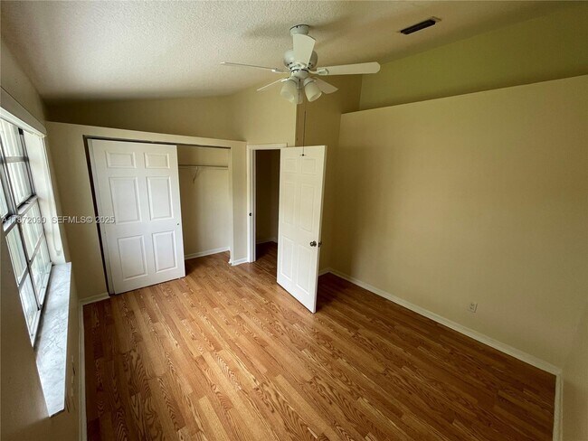 Building Photo - 2880 Belmont Ln