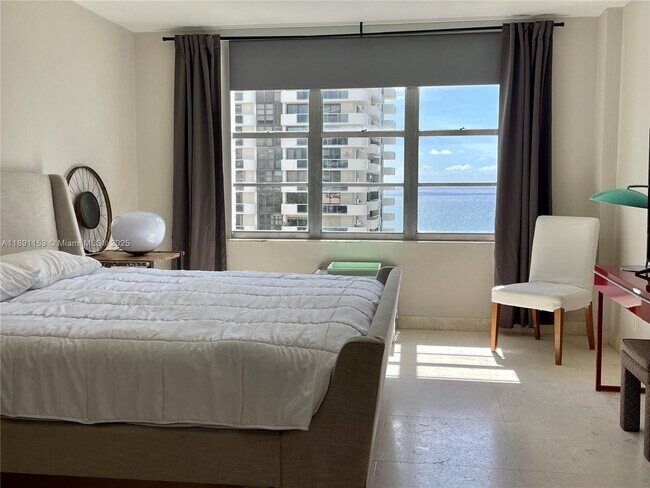 Building Photo - 5700 Collins Ave