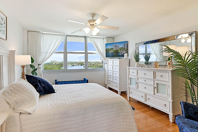 Building Photo - 2121 N Ocean Blvd