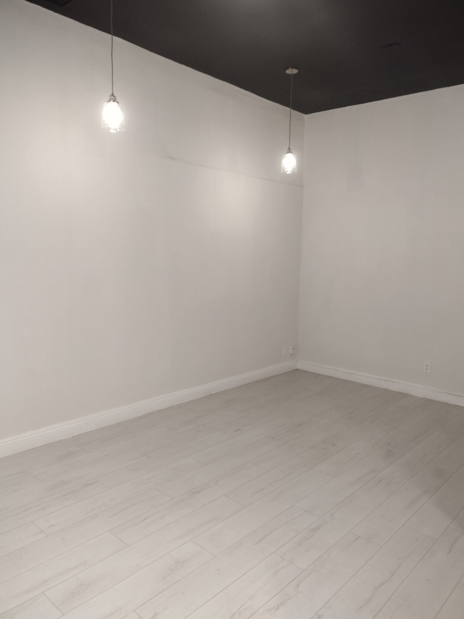 Building Photo - 7450 Girard Ave