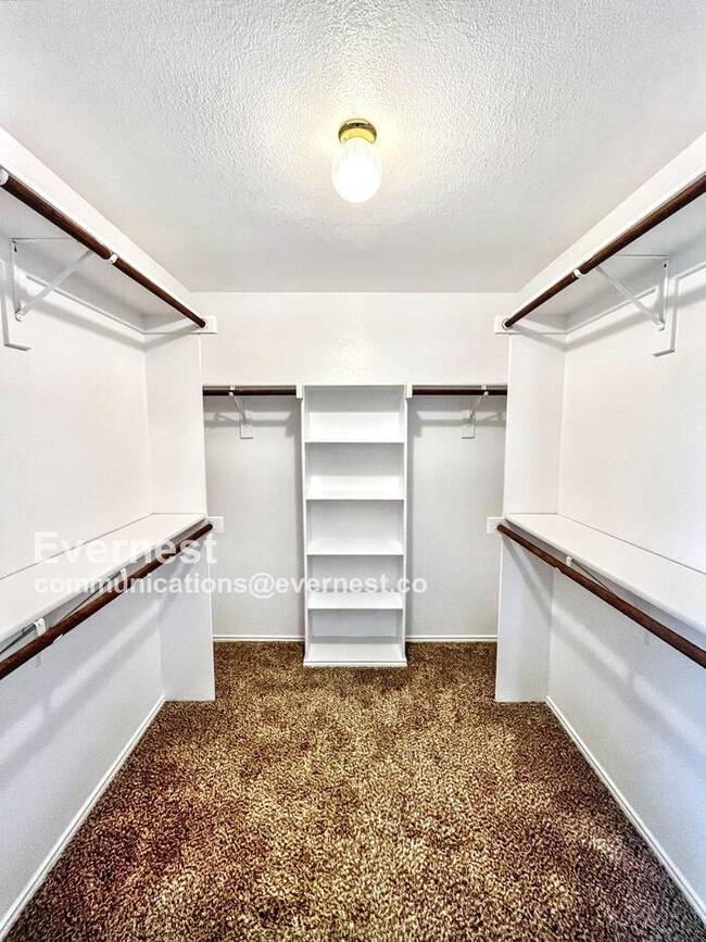 Building Photo - 11569 Petunia Dr