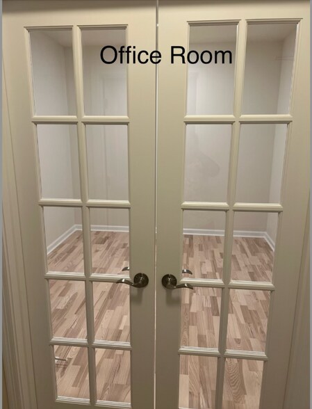 Building Photo - 2 2nd St