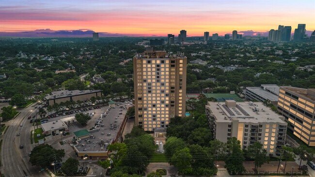 Building Photo - 651 Bering Dr