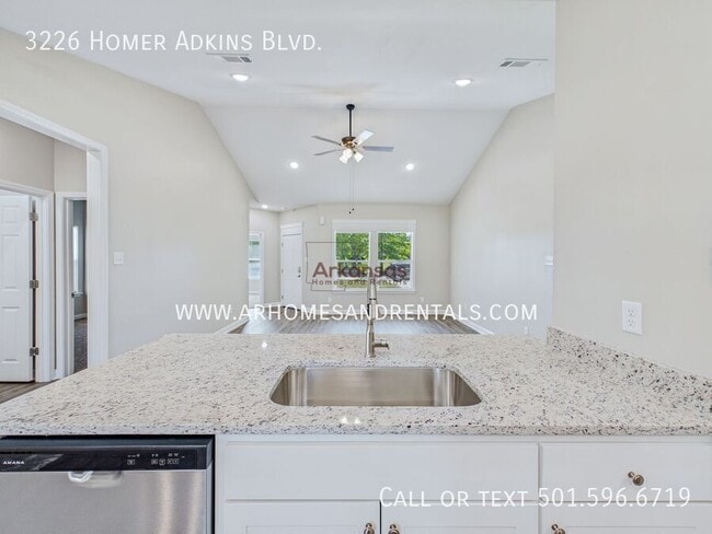 Building Photo - 3226 Homer Adkins Blvd