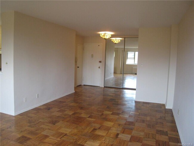 Building Photo - 30 Lake St