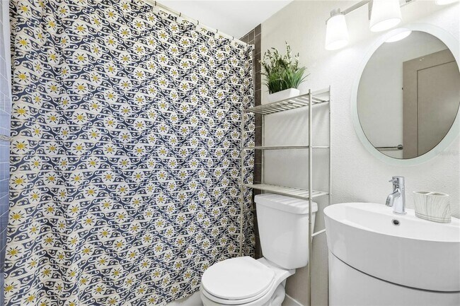 Building Photo - 5320 Moeller Ave