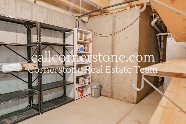 Building Photo - 630 Fernglen Ct