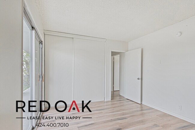 Building Photo - 10535 Lindley Ave