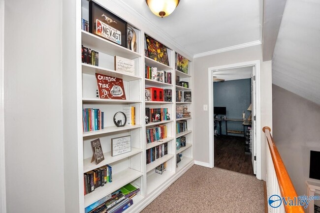 Building Photo - 404 Cloverleaf Dr