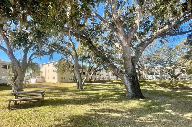 Building Photo - 920 Virginia St