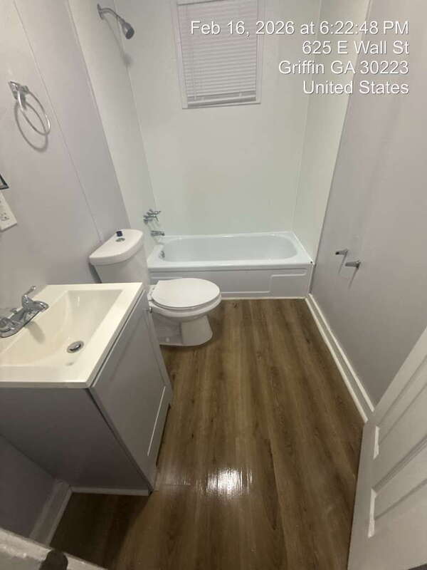 Building Photo - 625 E Wall St