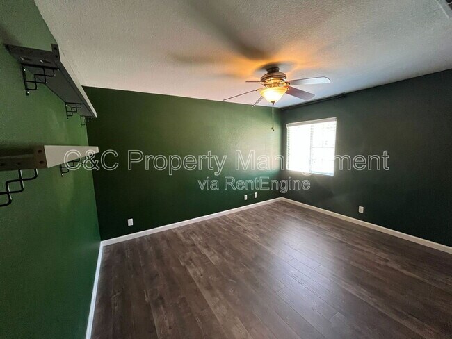 Building Photo - 23306 Daisy Dr