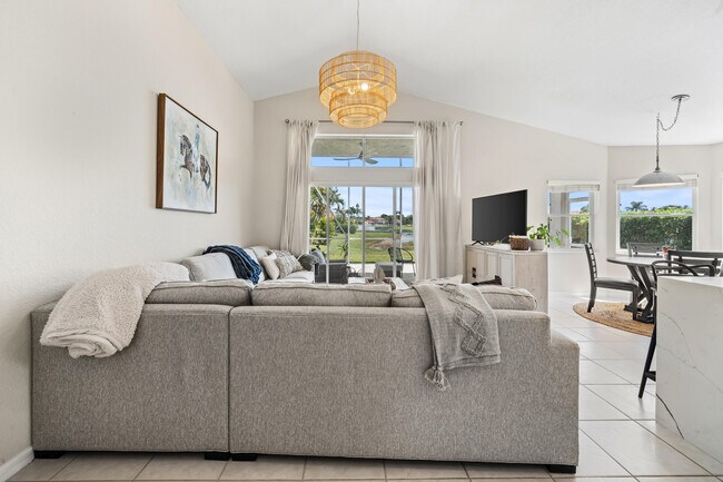 Building Photo - 3817 Miramontes Cir