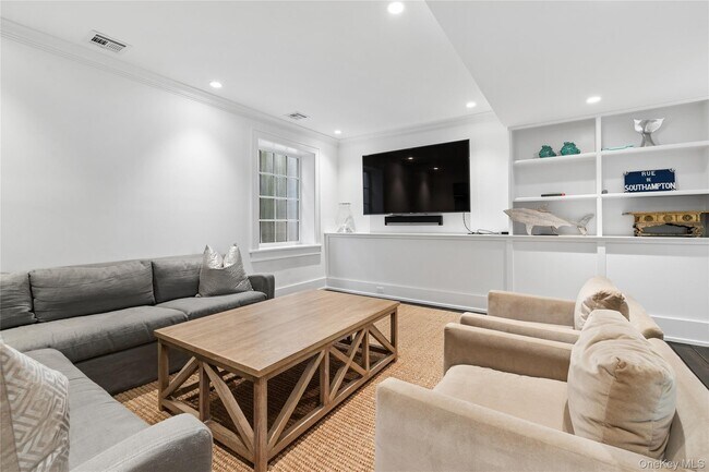 Building Photo - 60 Old Town Crossing