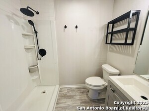 Building Photo - 7226 Comet Manor