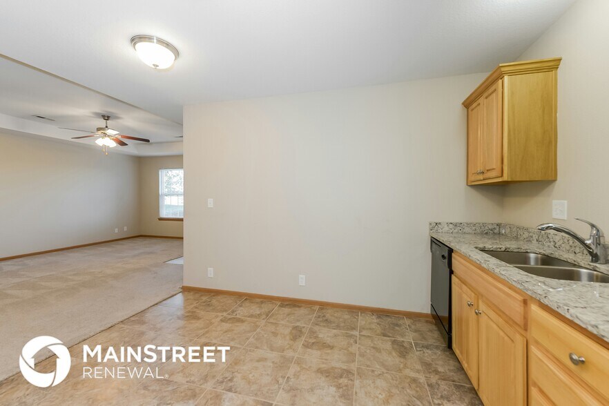Building Photo - 1524 Eagle Dr
