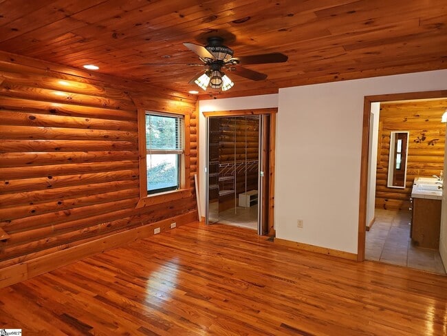 Building Photo - 121 Cater Dr