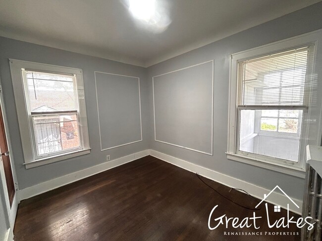 Building Photo - 5204 Beaconsfield St