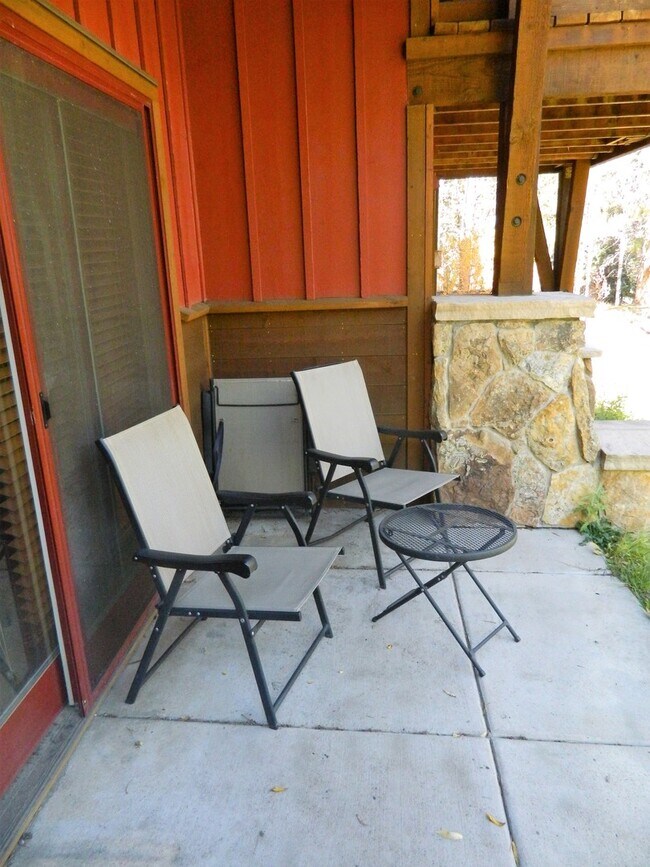 Building Photo - Winter Seasonal Rental- Seasons #1837