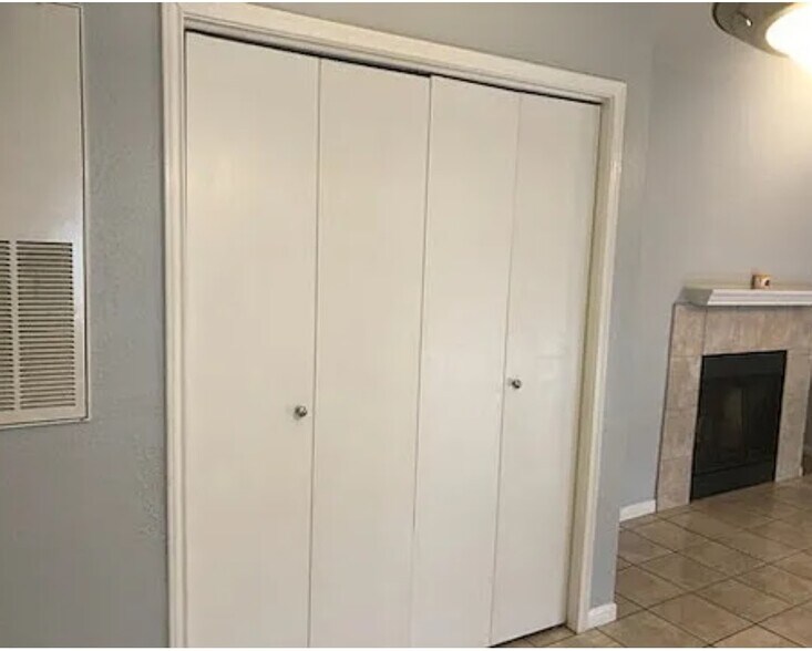 Building Photo - 3506 Cove View Blvd