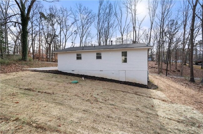 Building Photo - 150 Sweetwater St