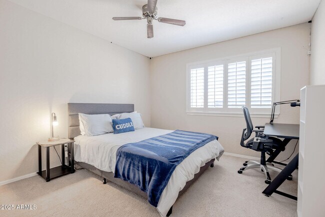 Building Photo - 8842 E Palm Ridge Dr