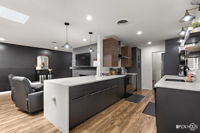 Building Photo - 4517 Wynnwood Dr