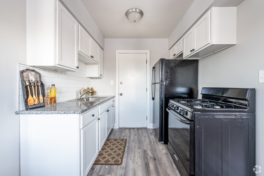 Primary Photo - Forest Ridge Apartments