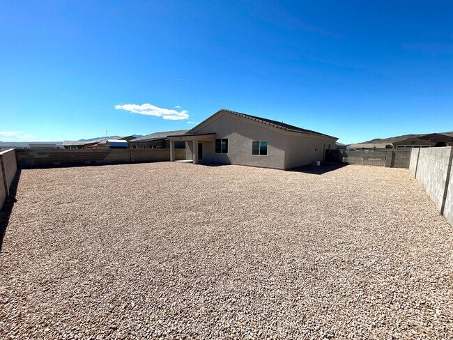 Building Photo - New 2024 Built 3 Bedroom Home with Beautif...