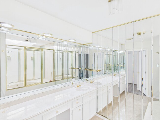 Building Photo - 7611 Hopewell Ln