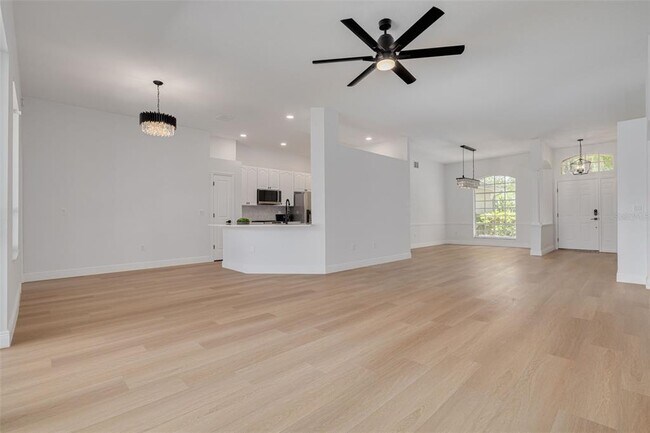 Building Photo - 9418 Azalea Ridge Cir