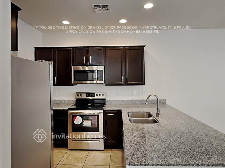 Building Photo - 1443 S Ponderosa Dr