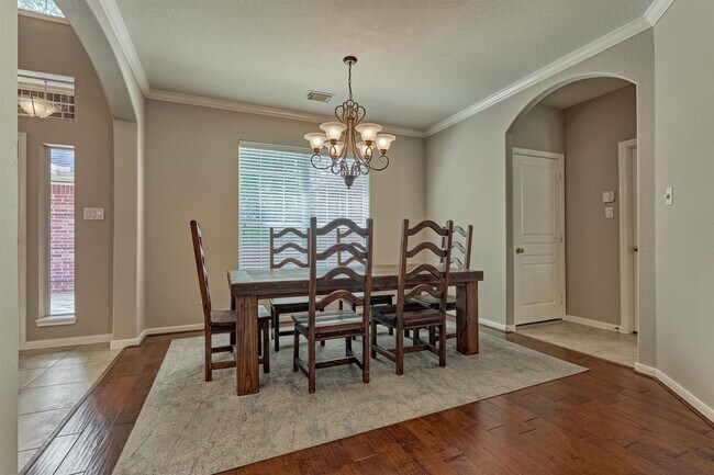 Building Photo - 30 Desert Rose Pl