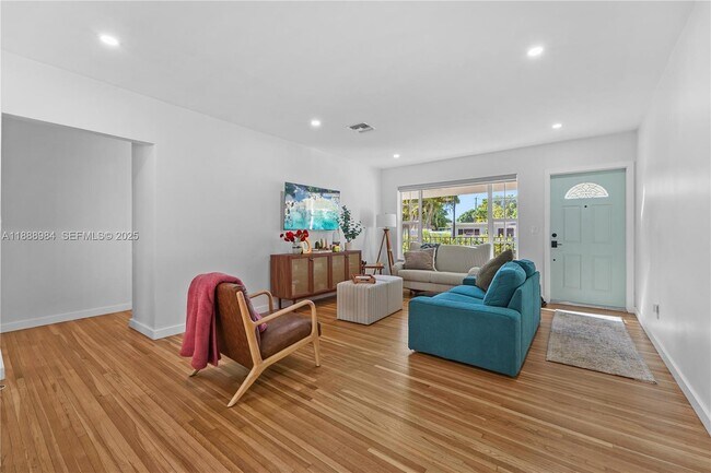 Building Photo - 6331 SW 18th St