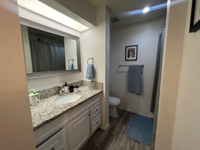 bathroom with tub and shower. Granite counters - 6480 N 82nd St