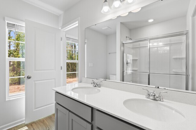 Building Photo - 815 Coburg Ln