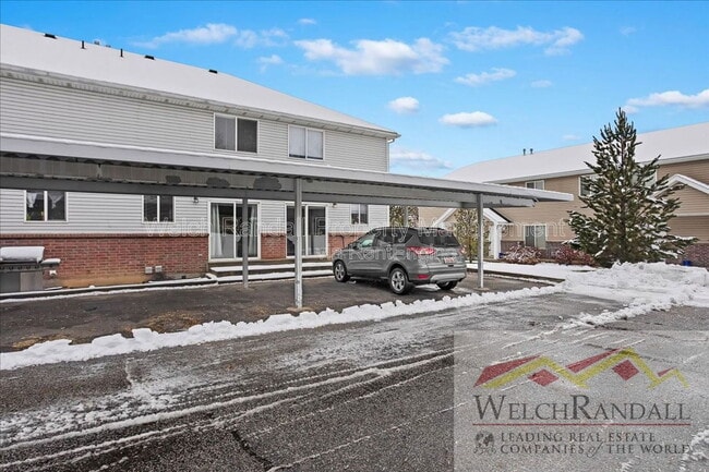 Building Photo - 460 E 475 N