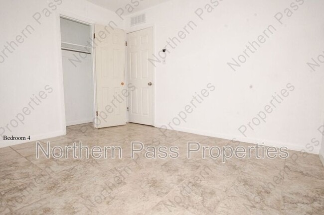 Building Photo - 8125 Loma Terrace Rd