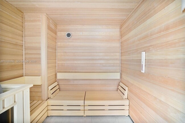 Building Photo - 700 NE 26th Terrace