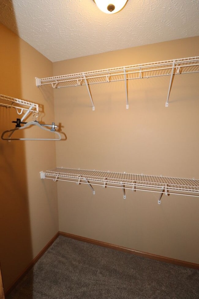 Building Photo - Country House for rent