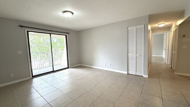 Building Photo - 3960 Oak Trail Run