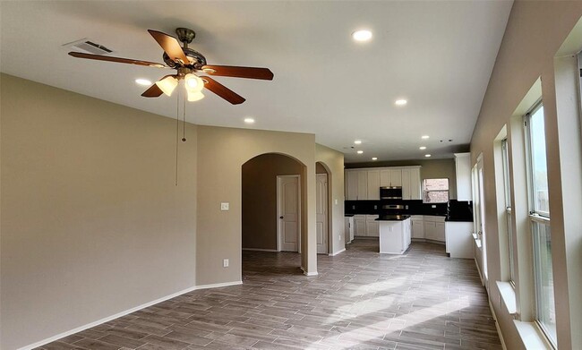 Building Photo - 18535 Creek Landing Ct