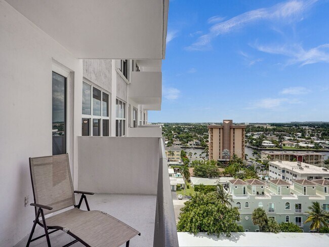 Building Photo - Beautiful 2 bedroom 1.5 bath Condo