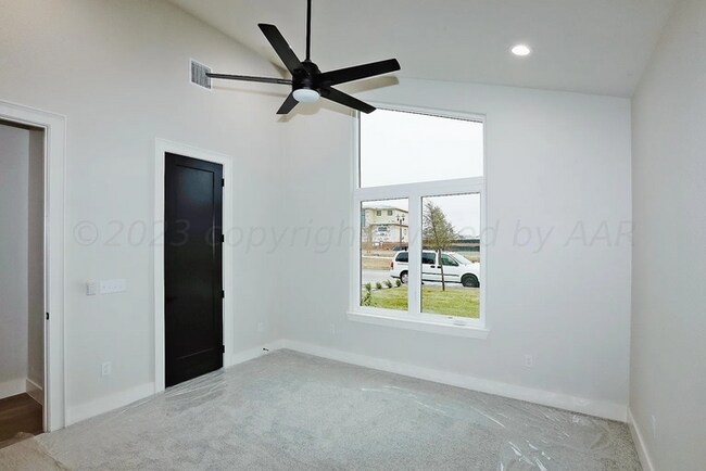 Building Photo - 9405 Rockridge Pkwy