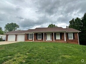 Building Photo - MOVE-IN READY! NO HUD NO SECTION 8