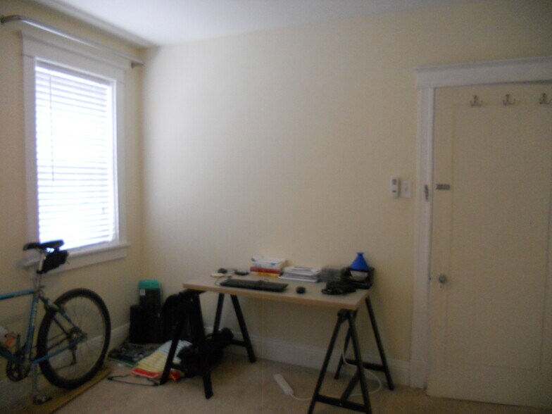 Building Photo - 7228 Dartmouth Ave