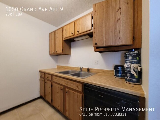Building Photo - Marion 2 Bed, Secure entry, Fireplace Move...